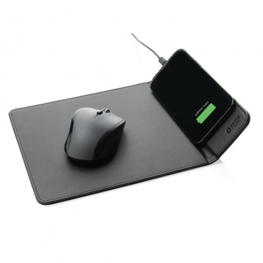 Logotrade Werbeartikel das Foto: Swiss Peak RCS recyceltes 10W Wireless-Charging PU Mauspad