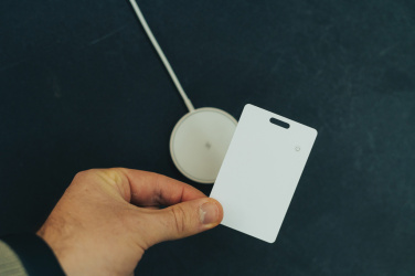 Logotrade Firmengeschenke das Foto: Findit RCS rABS wiederaufladbare Ultra-Thin Tracker-Karte