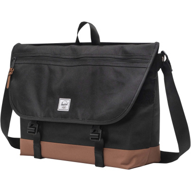 Logotrade Werbeartikel das Foto: Herschel Cove recycelte Umhängetasche 22,5 L