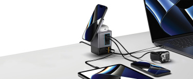 Logotrade Werbeartikel das Foto: Urban Vitamin Sacramento 105W GaN Charger mit einz. Kabeln