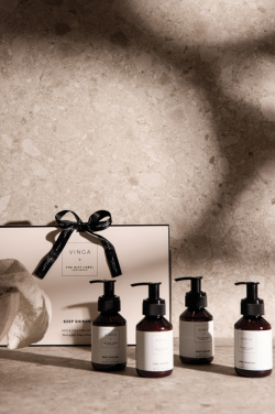 Logotrade Logogeschenke das Foto: VINGA x TGL Körper- und Handpflege-Geschenkset