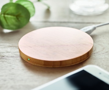 Logotrade advertising products photo of: Wireless charger bamboo 10W RUNDO +