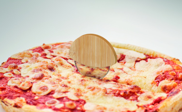 Logotrade corporate gift picture of: Round bamboo pizza cutter