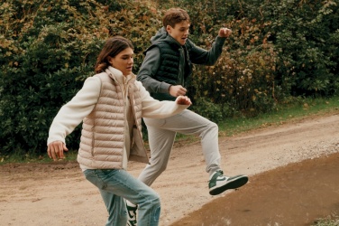 Logotrade ärikingituse foto: Iqoniq Meru meeste taaskasutatud polüestrist vest