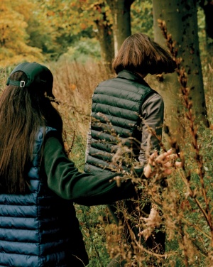 Logo trade ärikingi pilt: Iqoniq Meru naiste taaskasutatud polüestrist vest