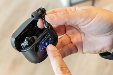 Logo trade firmakingi pilt: Airtune puutetundliku ekraaniga ANC kõrvaklapid