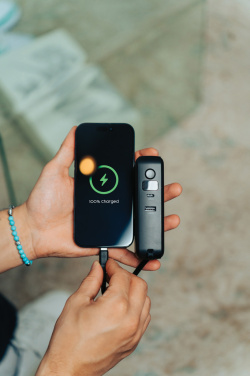 Logotrade reklaamtoote foto: Urban Vitamin Eureka hübriid GANcharger 10000mah akupank 65W