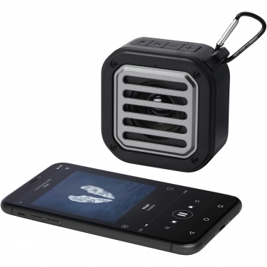 Logotrade liikelahjat kuva: Solo 3 W:n IPX5 RCS -kierrätetystä muovista valmistettu, aurinkoenergialla toimiva Bluetooth®-kaiutin jousihaalla 