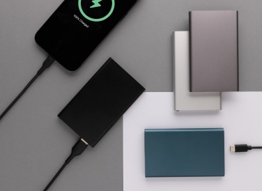 Logo trade mainoslahja ja liikelahja tuotekuva: 4000mAh virtapankki USB-C:llä RCS muovista/alumiinista