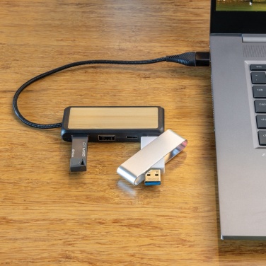 Logotrade reklaminės dovanos nuotrauka: Susieti RCS perdirbto plastiko ir bambuko dviejų įvesties USB šakotuvą