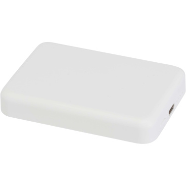 Logotrade verslo dovanos nuotrauka: „Acrab“ 5000 mAh 15 W magnetinė belaidė išorinė baterija su 20 W PD – pagaminta iš perdirbto plastiko