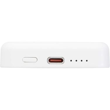 Logotrade reklaminiai produktai nuotrauka: „Acrab“ 5000 mAh 15 W magnetinė belaidė išorinė baterija su 20 W PD – pagaminta iš perdirbto plastiko