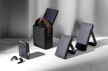 Logotrade Ideja dāvanas foto: Skywave RCS rplastic saules enerģijas banka 5000 mAh 10W bezvadu