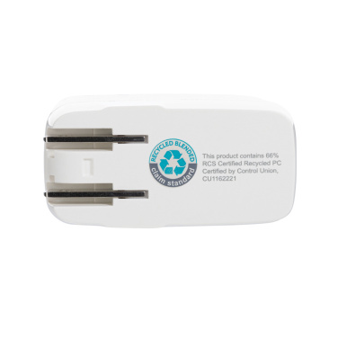 Logotrade dāvanas foto: TravelCharge Pro RCS rplastmasas ceļojumu lādētājs ar USB C