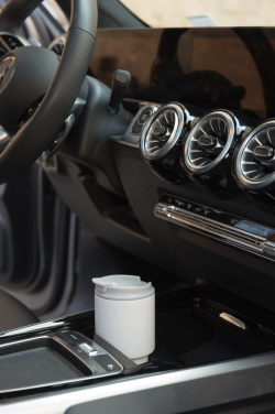 Logotrade biznesa dāvanas foto: VINGA Nagano RCS krūze līdzņemšanai 350 ml