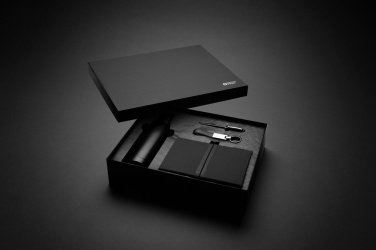 Logotrade Ideja dāvanas foto: Swiss Peak RCS luksusa biznesa dāvanu komplekts ar ūdens pudeli