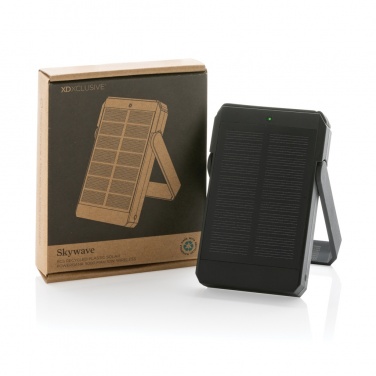 Logotrade kampanjprodukter bild: Skywave 5.000 mAh/10W trådlös solcellspowerbank RCS rplast