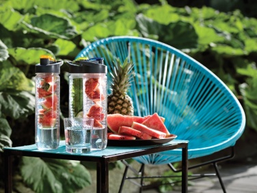 Logotrade presentreklam bild: Vattenflaska med fruktbehållare