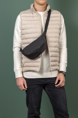 Logotrade presentreklam bild: Crescent AWARE™ RPET Halvmåneformad crossbody-väska