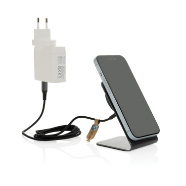 Logotrade reklamprodukter bild: Terra aluminium 15W magnetisk trådlös telefonställ för mobil